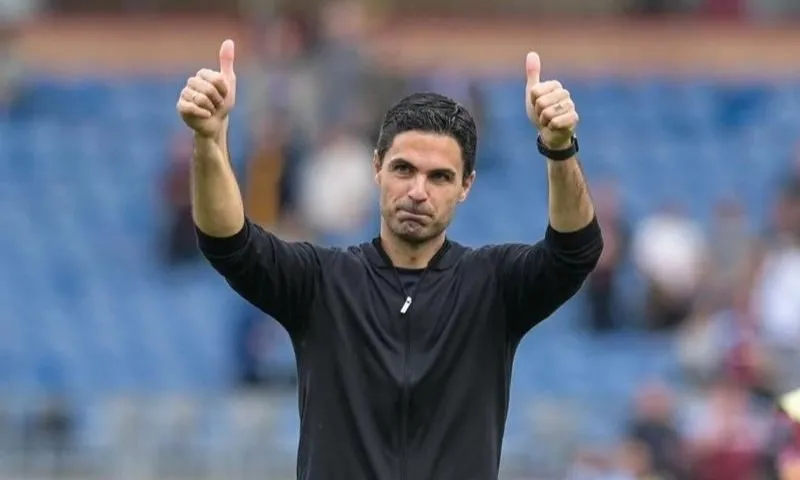 Mikel Arteta khi khoác áo Everton và Arsenal